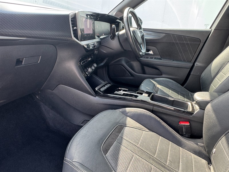 VAUXHALL MOKKA 50KWH ULTIMATE EDITION SUV 5DR ELECTRIC AUTO 136 PS ELECTRIC AUTO NAV...
