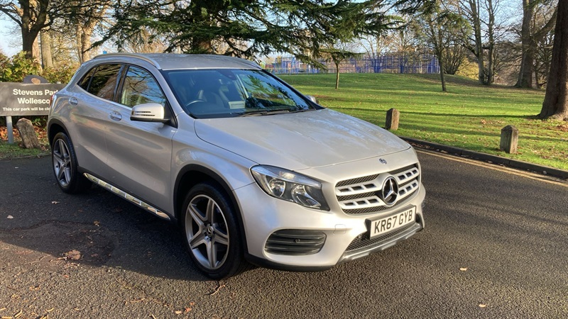 MERCEDES-BENZ GLA